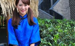 佳佳黑高跟极致踩踏调教视频